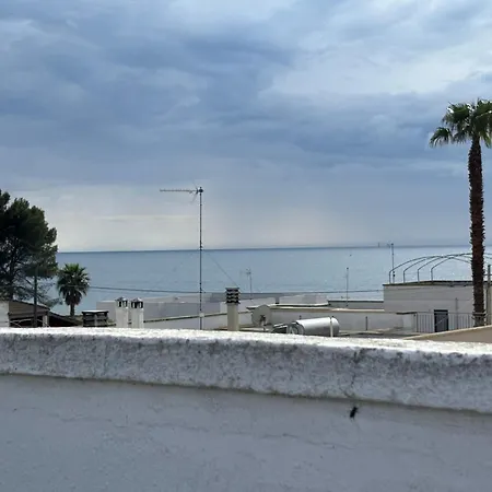 فيلة Raucci House *